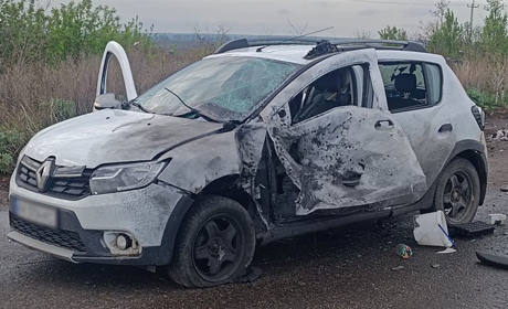 На Глухівщині ворожий дрон атакував автомобіль: поранено водія
