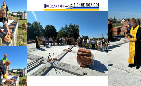 У Зарічному починають будівництво нового храму ПЦУ. Заклали першу цеглину будівництва