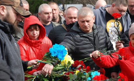 У Шостці провели в останню путь майстра-сержанта Ігоря Лакозу