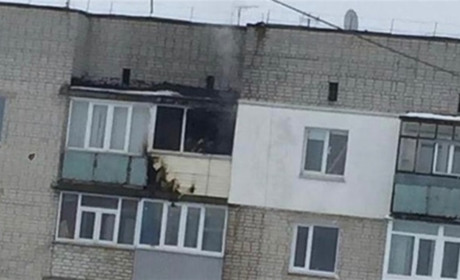 У Корюківці серед білого дня у квартирі п'ятиповерхівки вигорів балкон  