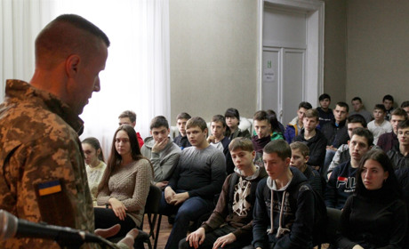 До яких військових навчальних закладів запрошували сватівську молодь на навчання 