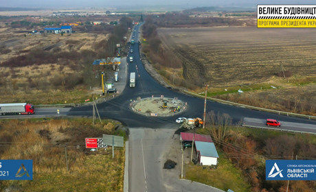 Завершується будівництво кільця у Жовкві, на перетині автодоріг із Червонограда та Рави-Руської