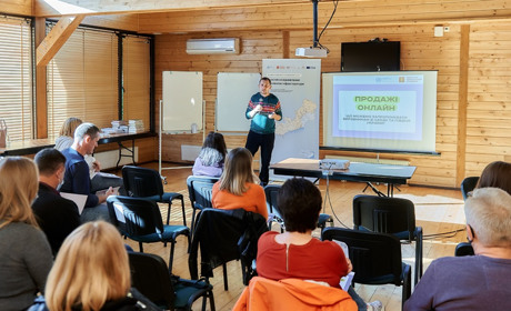 Підприємцям Троіцького покажуть, як торгувати онлайн на Свой.market. Де і коли?