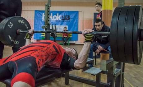 Відкрита першість ДЮКФП з класичного та екіпірувального жиму лежачи: результати спортсменів