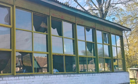 На Менщині росіяни вдарили дронами по дитячому оздоровчому комплексу