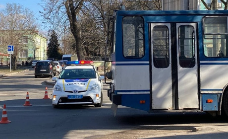 В Херсоні мешканці гуртожитку у вихідний день пікетують міську раду
