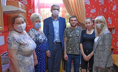 У Жмеринці учаснику АТО, особі з числа дітей-сиріт, вручили ключі від квартири: відео