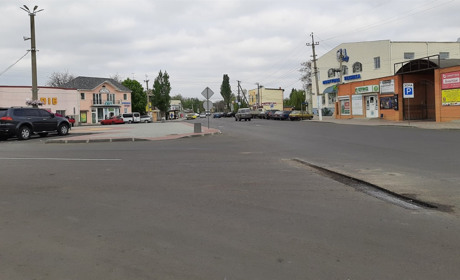 Чому у Біляївці на новому асфальті з'явилися вирізки: пояснюють в обласній службі технагляду 