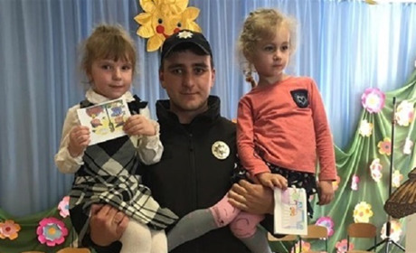 Поліцейський — дітям друг: калинівські копи побували у дитячому садку
