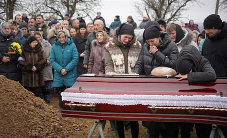 Через 10 днів після Різдва його серце зупинилося. У Завадинцях попрощалися з Богданом Дикунцем