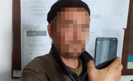 42-річний мешканець Старокостянтинівщини вкрав мобільний телефон у дитини