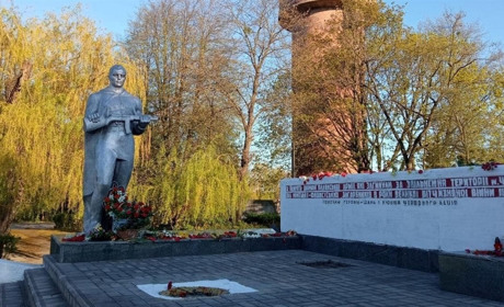 У Червоноградській громаді знесуть пам'ятники комуністичного режиму – таке рішення прийняли депутати