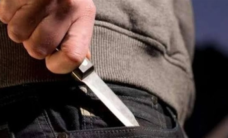 Вбивство на Звягельщині: чоловік кілька разів вдарив ножем знайомого