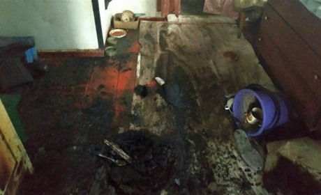 У Сватовому у пожежі загинув пенсіонер. Його з власного будинку витягнув сусід