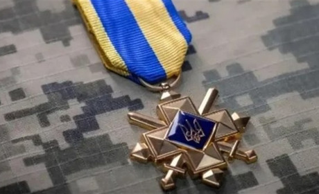 Уряд затвердив щомісячну виплату для нагороджених "Хрестом бойових заслуг"