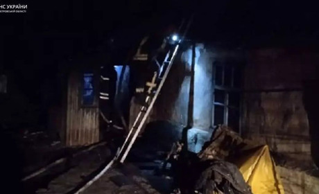 У Синельниківському районі ліквідували пожежу в житловому будинку