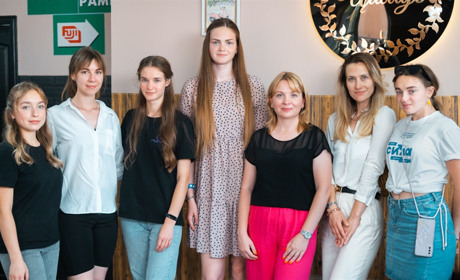 Донати на ЗСУ мають бути щодня, як і кава: у Жмеринці відбувся акустичний вечір