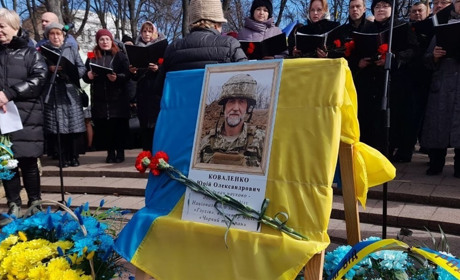 Як Глухів прощається із загиблим на війні Юрієм Коваленком