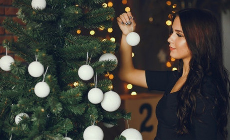 Де і за скільки купити у Сватовому ялинку та що можна прикрасити замість лісової красуні