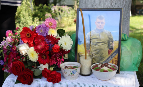 Первомайська громада простилася з Радучичем Олексієм — захисником України