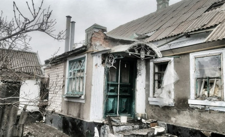 Армія рф на Херсонщині атакувала житлові квартали: пошкоджені багатоповерхівки, автівка