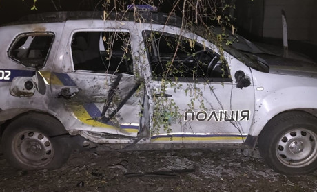 У Білопіллі російський FPV-дрон знову атакував поліцейське авто