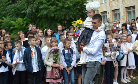 У Чорткові першого вересня дзвінкоголосо виспівували шкільні дзвоники