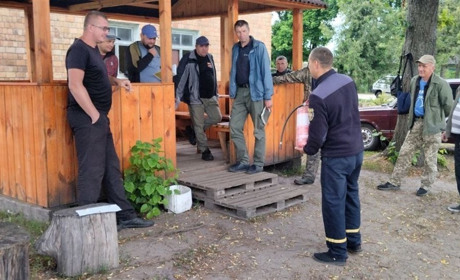 Протипожежні інструктажі з працівниками сільськогосподарських підприємств району. Про що мова?