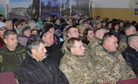 В Сватівській мерії вітали не тільки військових, а і службовців місцевого самоврядування