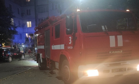 У Херсоні в мікрорайоні Острів згоріла квартира: господиня померла від опіків та отруєння газом