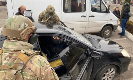 В Сарнах на хабарі спіймали працівника поліції 