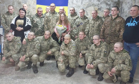 Співачка-волонтерка Христина Панасюк на концерті у Первомайську: Перемога залежить від кожного з нас