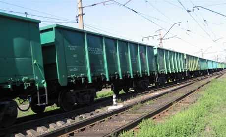 Подружжя з Хмельниччини відсудило у залізниці 120 тисяч гривень за збитого потягом сина