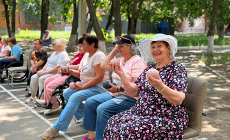 Щирі емоції та живе спілкування: у Первомайську відбулася спартакіада серед людей з інвалідністю