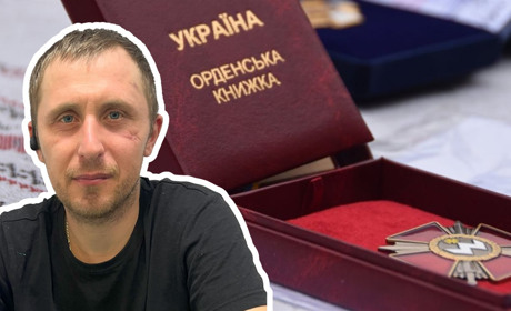На відновленні після штурму: Президент України відзначив орденом бійця із Сарн