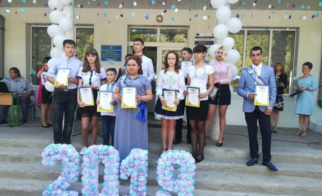 Останній дзвоник пролунав для школярів району