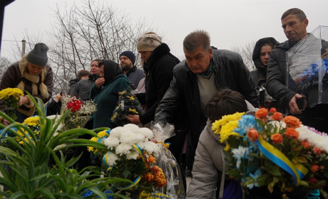 «Ми зобов'язані пам'ятати»: у Великій Яромирці відкрили Стелу пам’яті п'ятьом загиблим воїнам