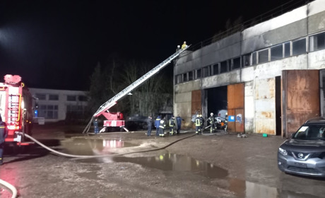 Вибухнув бензовоз: у Херсоні сталась пожежа на СТО