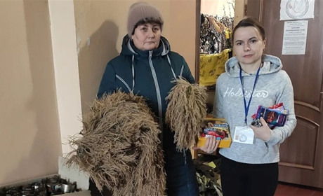 БФ «Людина Ольга» запрошує тростянчан долучитися до допомоги військовим та плести «кікімори»