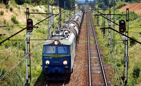 Сватівчани можуть купити квитки за 45 діб на потяги, які курсують у напрямку Луганщини і Донеччини