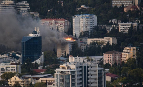 У Криму горів військовий санаторій російського Міноборони