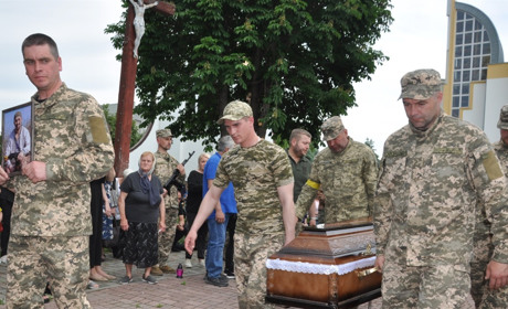 Чортків зустрів тіло загиблого воїна Андрія Гладія, котрий вісім років захищав Україну від рашистів