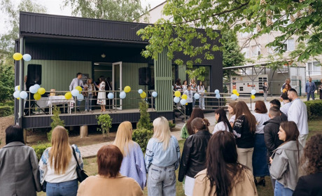 Модульний реабілітаційний будинок відкрили у Кіцмані на території лікарні