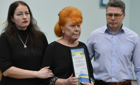 Рідним Валерія Береста у день його народження вручили свідоцтво почесного громадянина