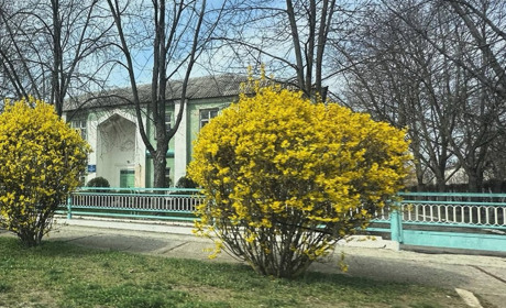 Які свята у квітні: календар державних та професійних свят