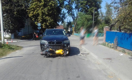 У Володимирці мотоцикліст потрапив під колеса позашляховика