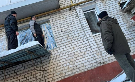 Як відновлюється мікрорайон у Шостці, який став епіцентром ракетної атаки (відео)