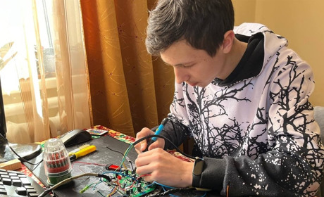 Зробив електросамокат: як кременецький підліток майструє сучасні гаджети з використаних речей