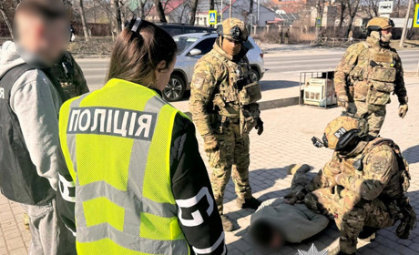 На Хмельниччині правоохоронці викрили чергову схему незаконного переправлення через держкордон