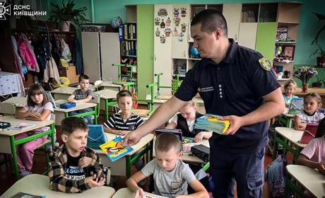 Рятувальники провели урок безпеки у Переяславській гімназії №1